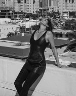 cindycrawford__2025-03-30T173500.000Z_6.jpg