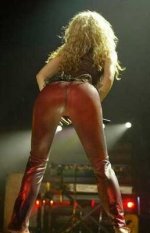 03_shakira1[1].jpg