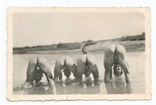 15704054_vintage-nudist-males-343.jpeg