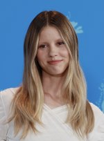 Mia_Goth_at_Berlinale_2023_(cropped).jpg