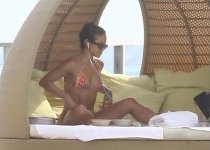 Karrueche Tran Cancun t1ed (7).jpg