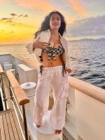 salmahayek__2025-04-20T153211.000Z.jpg