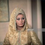 2020-05-27 00.42.34 2318031869408228989_sophialoren.jpg