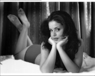 Marta-Torn-Feet-1110964.jpg