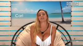 Cari-LoveIsland-210516_01_02.jpg
