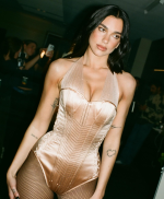 579681655_dualipa-20250323_180538-2.png