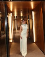 Otro año más @peopleinredgala Barcelona   Ayer hicimos poquitas fotos   Vestido @pronovias Joy...jpg