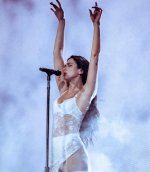 dualipa__2025-05-17T130042.000Z.jpg