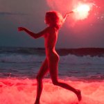Ana-de-Armas-desnuda-corriendo-playa.jpg