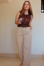 10-59-55-Carlota-Boza-transparencias-TikTok-08-min-683x1024.jpg