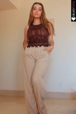 10-59-43-Carlota-Boza-transparencias-TikTok-04-min-683x1024.jpg