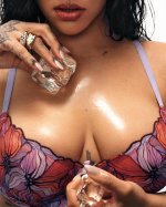 Rihanna - playing “hide the baby bump, 5-30-2025 (5).jpg