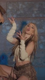 Este jueves a media noche, “TU DIOSA” 💙✨ junto a @raseloficial estará disponible en todas las ...jpg