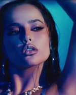 1079full-becky-g..jpg