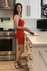 6050981-nude-in-the-kitchen.jpg