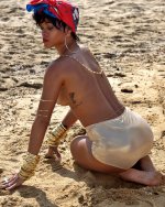Rihanna_Vogue_Brazil_2014_Outtakes__80_.jpg