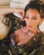 sabrinasalernofficial__2025-06-15T170203.000Z_3.jpg
