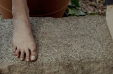 Najwa-Nimri-Feet-8468240.jpg