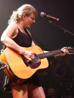 taylorswiftbr__2025-06-25T192723.000Z_3.jpg