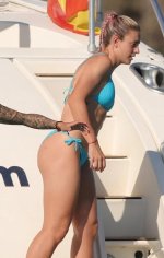 alexia-putellas-in-ibiza-v0-7zv65vxl95kb1.jpg