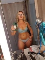 swingers-hey-honey-here-i-am-with-my-smile-to-make-sure-tha-AxWud4.jpg