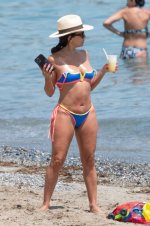 eva-longoria-sexy-bikini-gorgeous-body-booty-spain-007.jpg