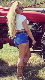 DjJu8JdX0AAxuFc-mandy.jpg