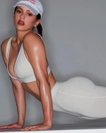 Rosalia-mallas-apretadas-marcando-cuerpo.jpg