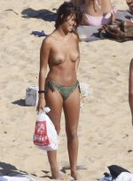 Sofia-Suescun-Mykones-topless-22.jpg
