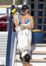 Kate Hudson in a blue bikini on a yacht in Ibiza  (3).jpg
