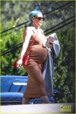 pregnant-hilary-duff-bump-hugging-dress-out-in-la-05.jpg