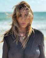 sabrinasalernofficial__2025-07-17T115856.000Z_6.jpg
