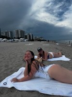 Playita, Kapo music , broncearse (o tratar) y más pecas en Miami 🩷… Swimsuit @capittana (2).jpg