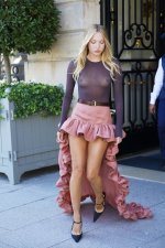 617887133_lilamossseethroughstlaurent2026showphotocall75.jpg