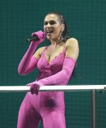 dualipa_official__2025-07-26T182539.000Z_5.jpg