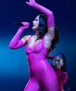dualipa_official__2025-07-26T182539.000Z_4.jpg