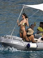 hailey-bieber-ass-thong-bikini-mallorca-005.jpg