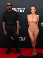 562883740_biancacensorinude67thgrammyawards121.jpg