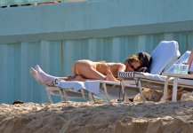 elsie-hewitt-bikini-body-perfect-ass-palm-beach-019.jpg