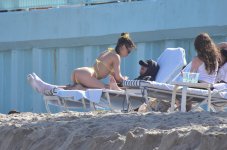 elsie-hewitt-bikini-body-perfect-ass-palm-beach-010.jpg