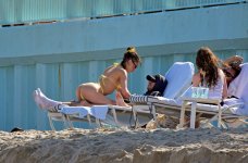 elsie-hewitt-bikini-body-perfect-ass-palm-beach-012.jpg