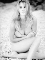 Claudia Schiffer 367.jpg