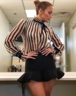 14014250_jenniferlopez_3.jpg