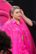 Florence-Pugh-Topless-TheFappening.Pro-6.jpg