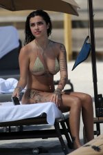 Malu Trevejo in_Bikini_at_the_Beach_in_Miami_04-05-2023__8_ (11).jpg