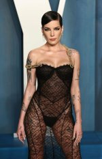 halsey ME8YWUF_o (3).jpg