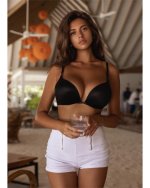 740full-cristy-ren (5).jpg