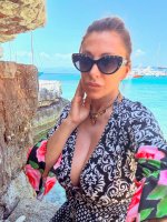 sabrinasalernofficial__2025-08-08T105400.000Z_5.jpg