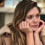 queen_elizabeth_olsen-20211123-0004.jpg