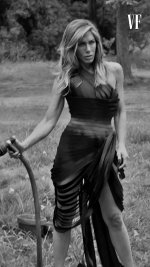 Presenting_our_September_cover_star__the_incomparable_Jennifer_Aniston._Read_the_full_intervie...jpg